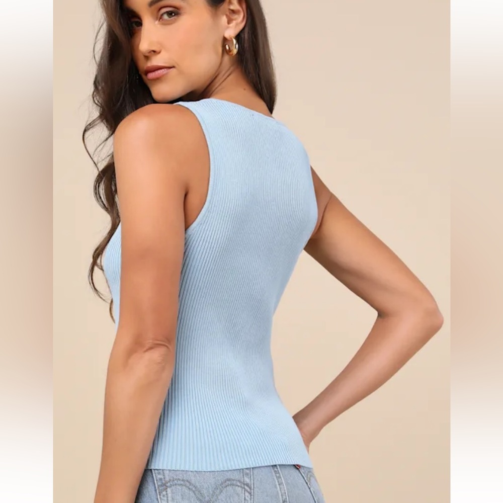 Cheslyn Lulu’s Ribbed Button-Front
Tank Top XS - Picture 2 of 4